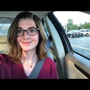 Meet your Posher, Stephanie